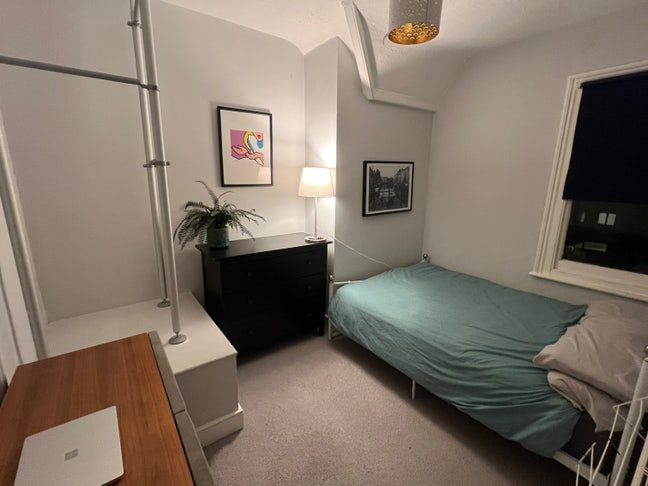 Double Rm, 2nd (top) Floor, split level 2 bed flat Main Photo