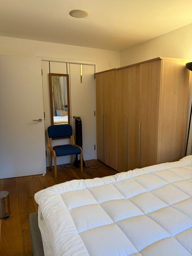 Shared apartment bedroom for rent Main Photo