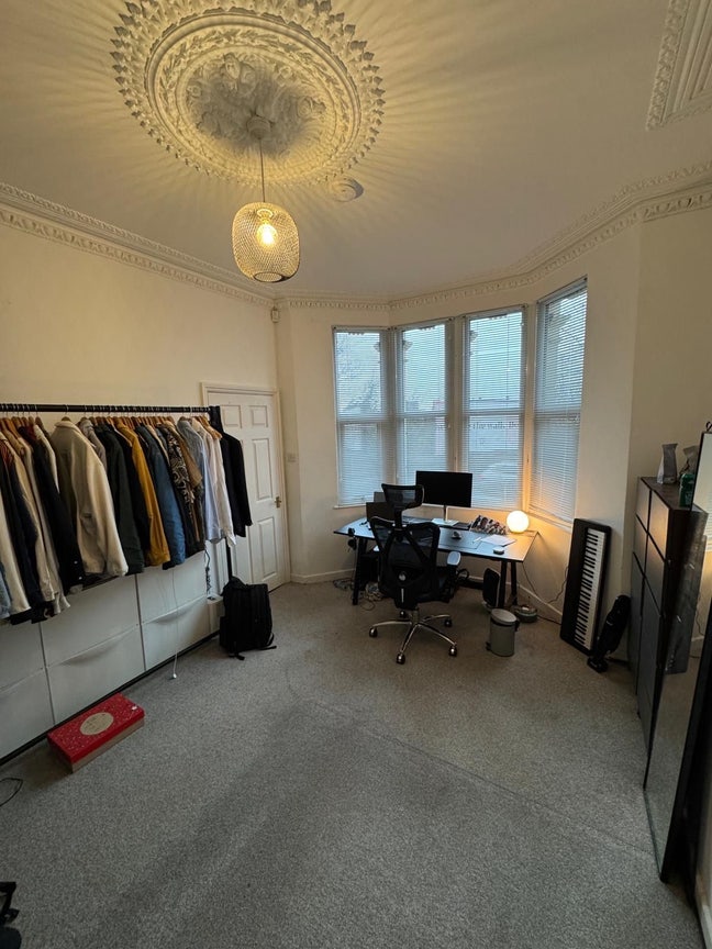 Double Room on Bath Road Main Photo