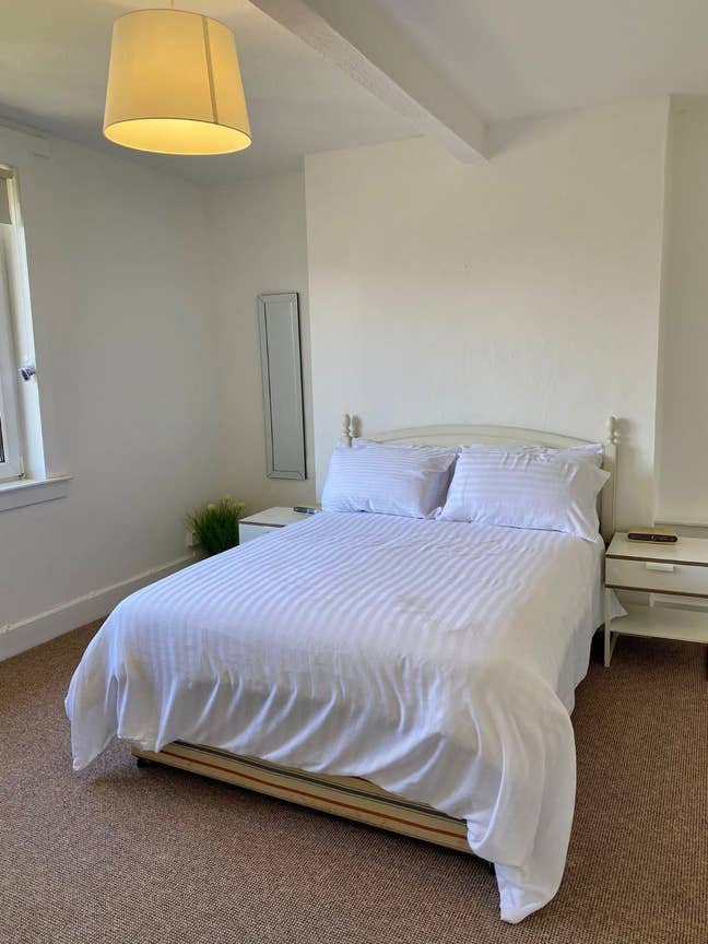 Double room in a 3bed flat Main Photo