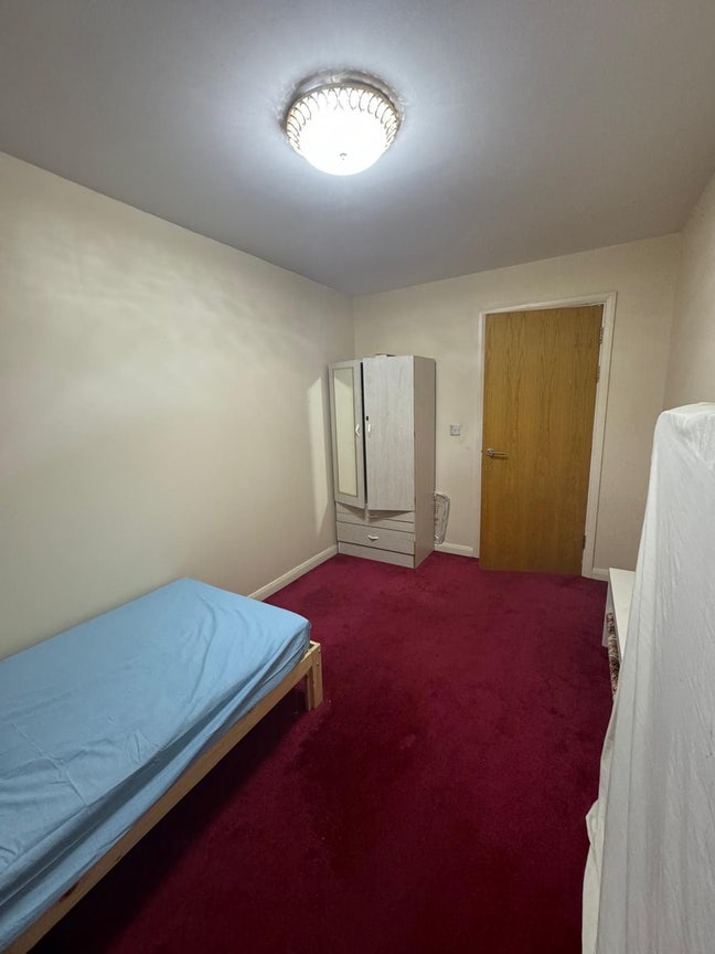 A Big Room available for rent in East Ham Main Photo