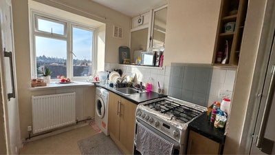Lovely medium room in good area  Main Photo