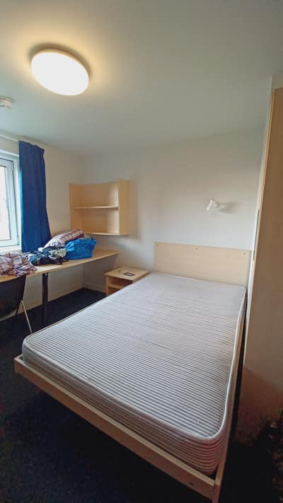 Copper En-suite Main Photo