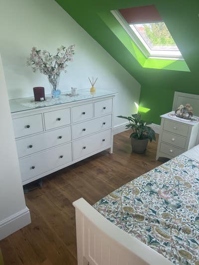 King size bedroom Main Photo
