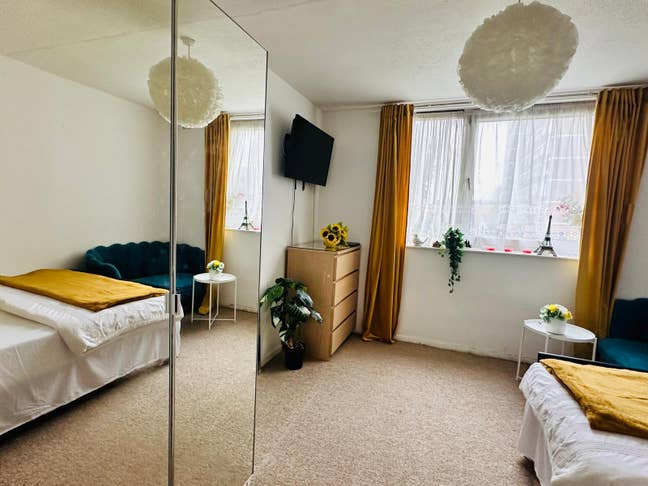 Luxury Room with Huge Garden | Female Only | IG11  Main Photo