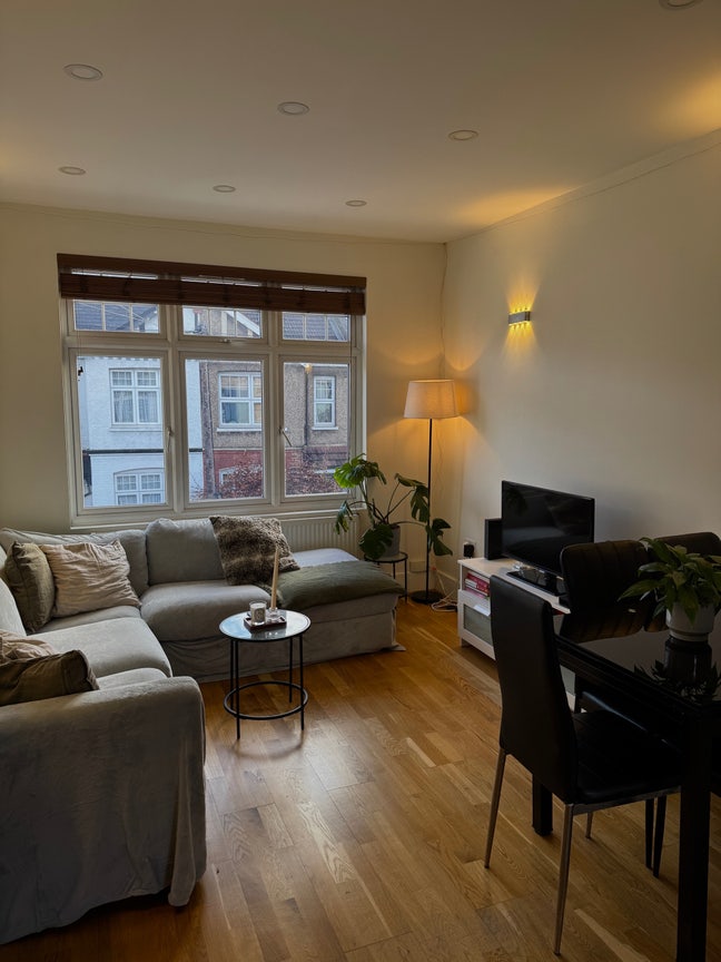 Double Room Available in Tooting Broadway Main Photo