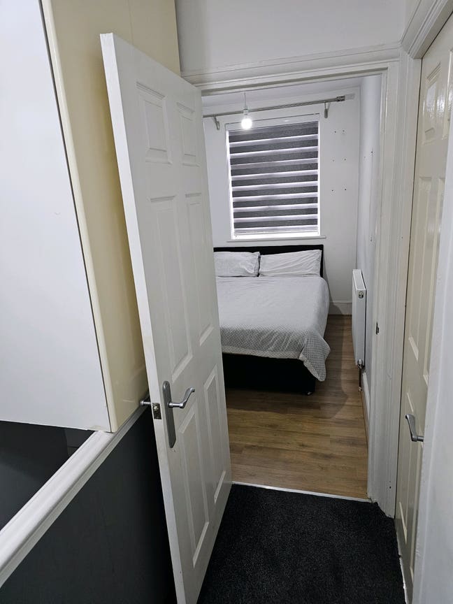 Single room with private bathroom  Main Photo