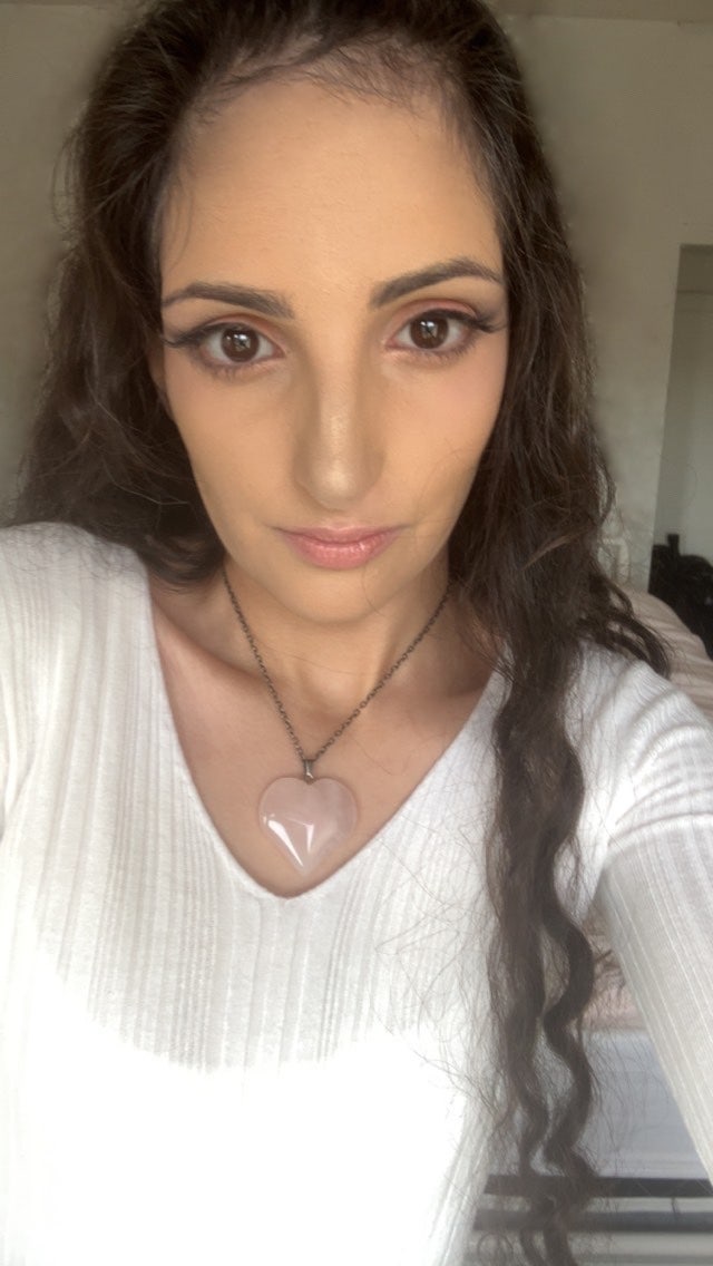 Seeking double room or people to buddy up with! Main Photo