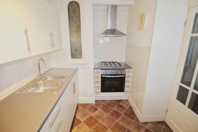 Furnished Studio Flat|Private Entrance|Bills inc Main Photo