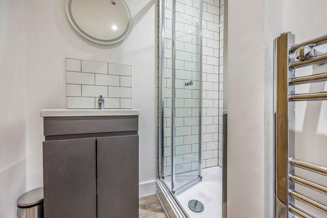 Ensuit 30% off first month payment  Main Photo