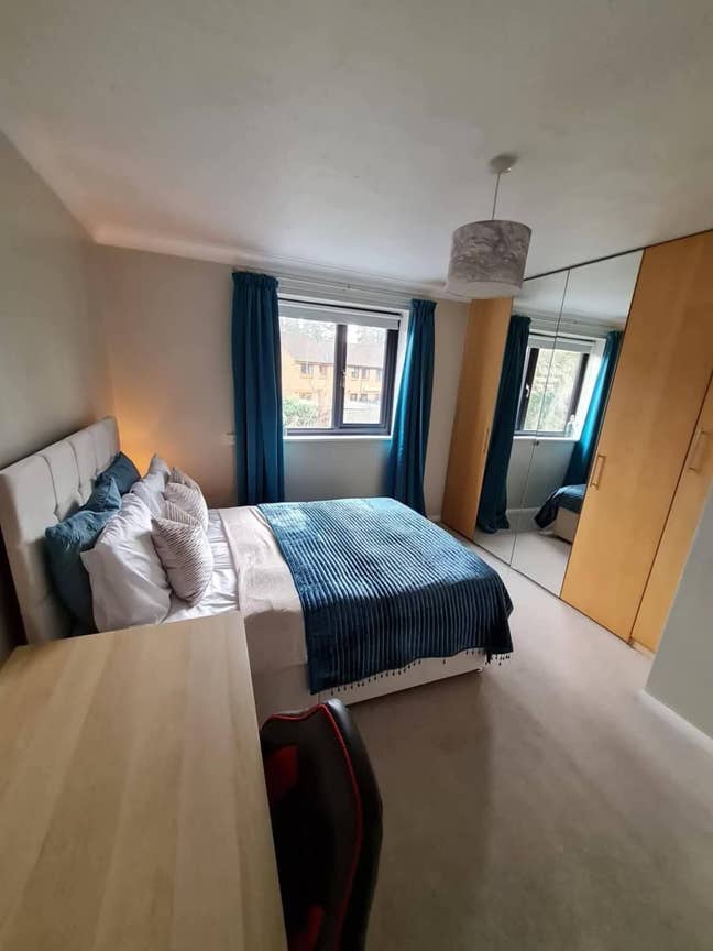 Double Room with Parking RG12 Main Photo