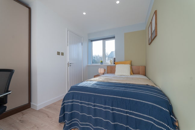 Ensuite Room Available (Flat 2) | Studio-Spec Main Photo