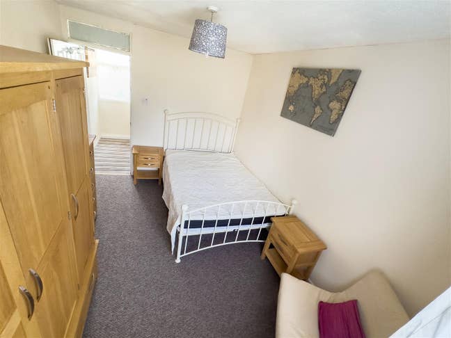 Single Room - All Bills Included Main Photo