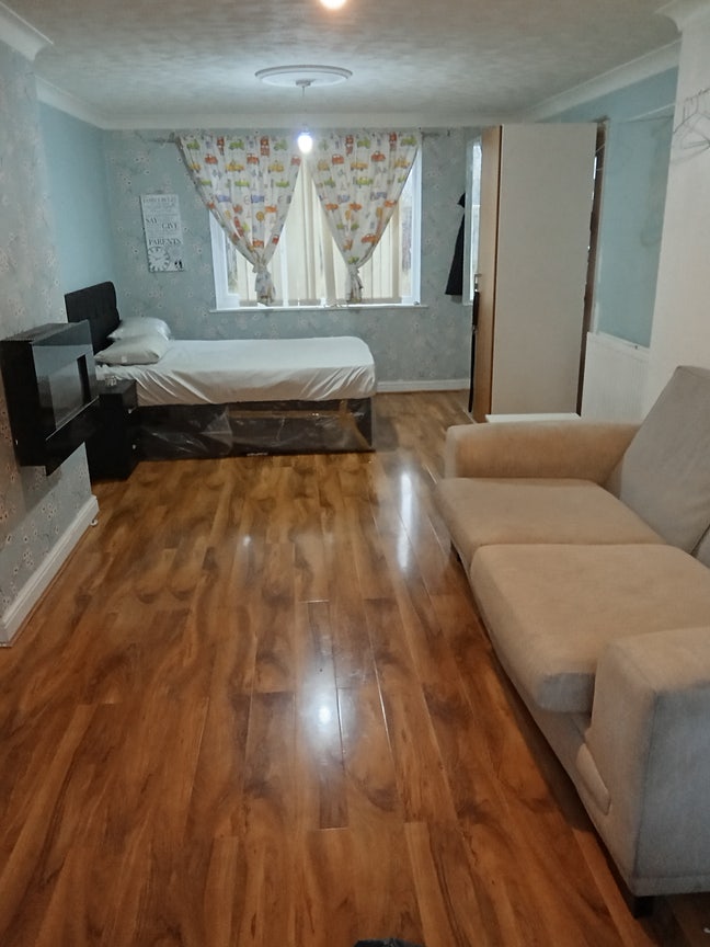 Twin double room to rent Main Photo