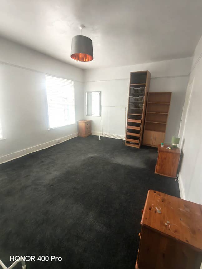 Large double room to rent  Main Photo