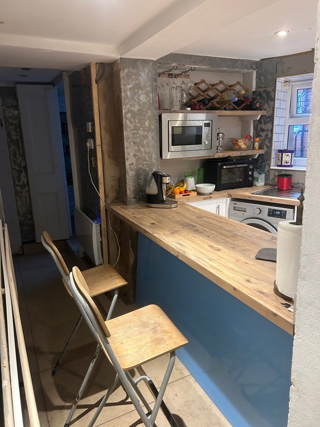 Self contained 2 bedroom flat Main Photo