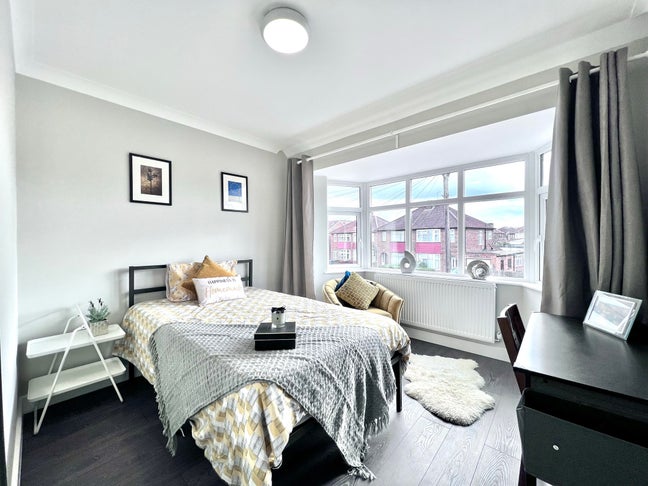 New EnSuite Db Rooms nr Sudbury Town Station Main Photo