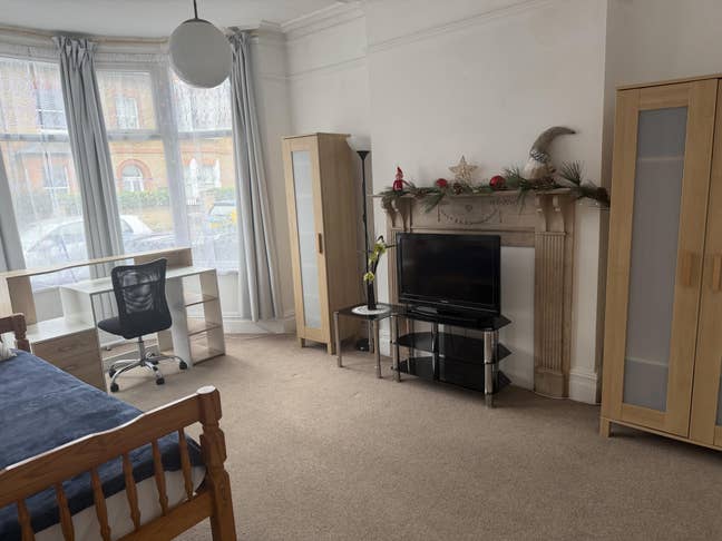 Double room to rent  Main Photo