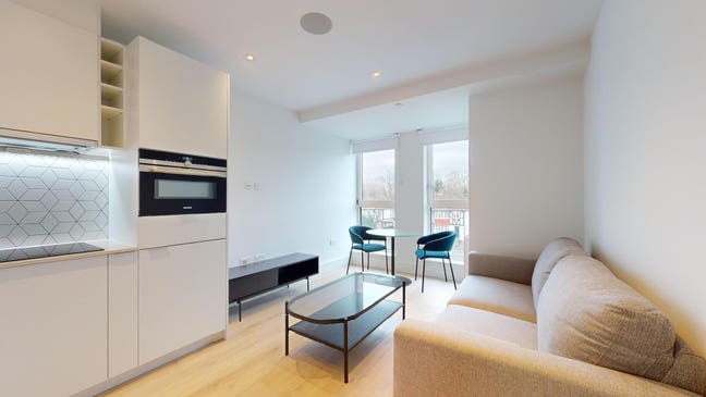 Coombe Hill House, London, SW20 Main Photo