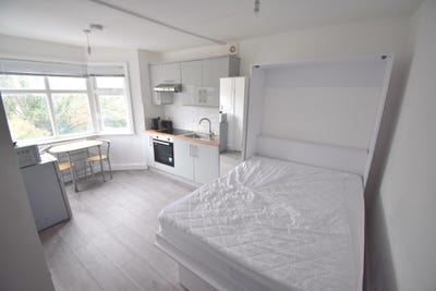 2 Self Contained Flats Available- 995a Oxford Road Main Photo