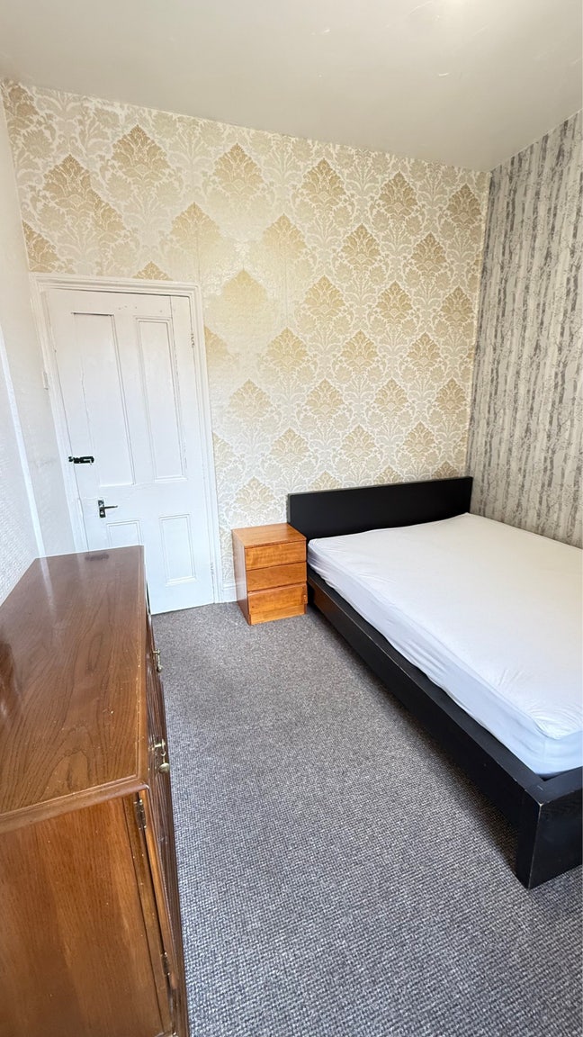 2 Bedroom Flat | Wingrove Gardens | Furnished Main Photo