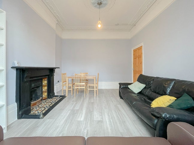 A beautiful 3 bedroom flat in Turnpike Lane, N15 Main Photo