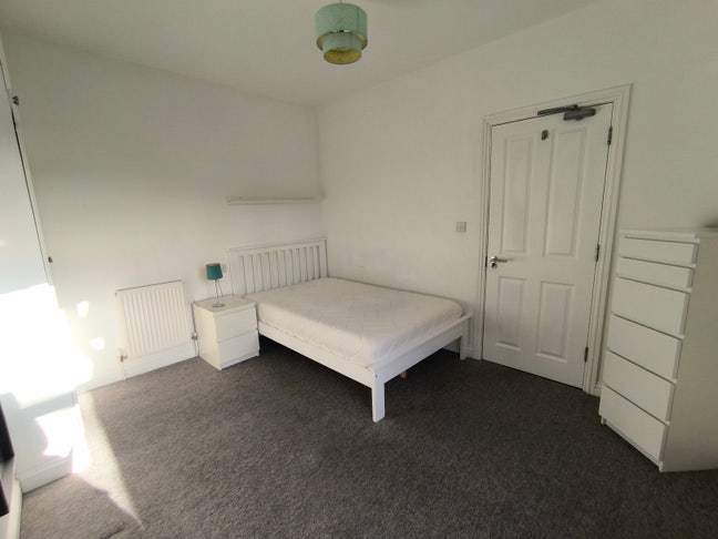 En-Suite Double Bedroom Houseshare(Bills Included) Main Photo