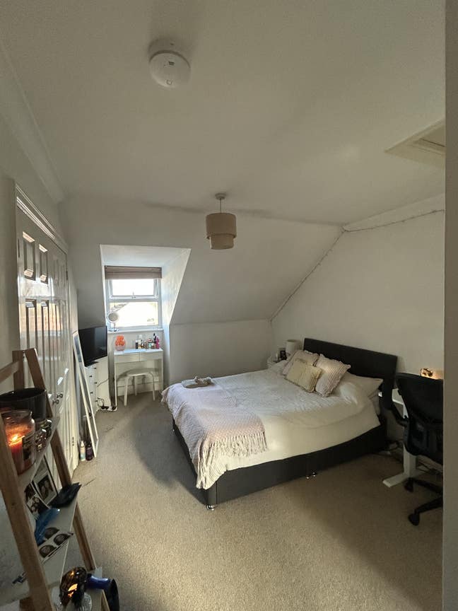 Large En-suite near Clapham Common ☀️ Main Photo