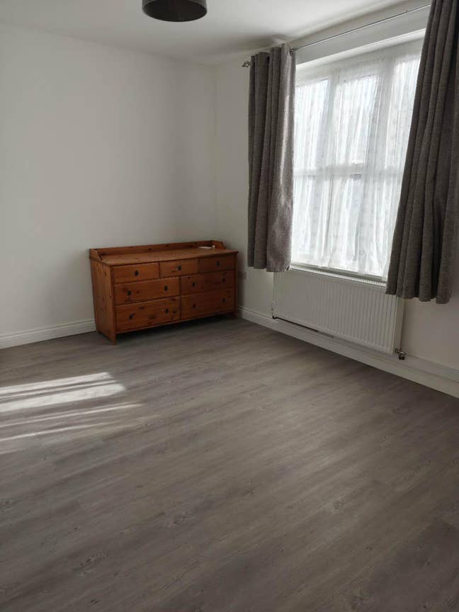 Room to rent Main Photo