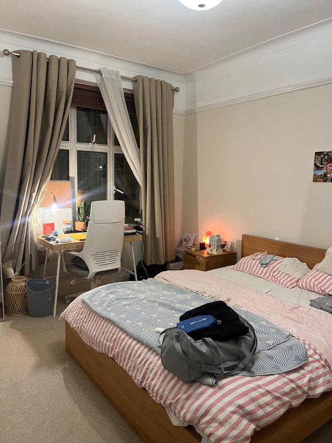 Room available in Ealing Broadway  Main Photo