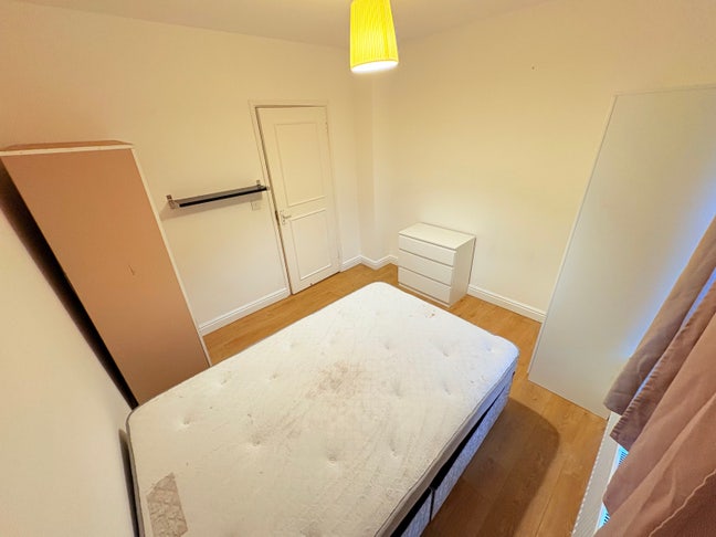 Double room Available in King’s Cross  Main Photo