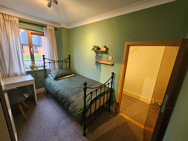 Premium Single Room | Bills Included | Binfield Main Photo