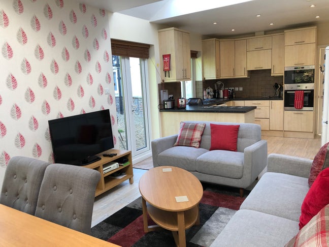 Beautiful Room to Let in Redhill Main Photo