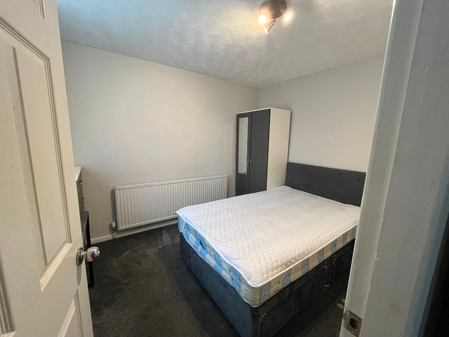 CLOSE TO TOWN Main Photo