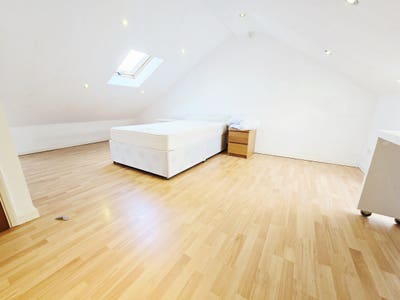 2 Bed Flat- Clapton Main Photo