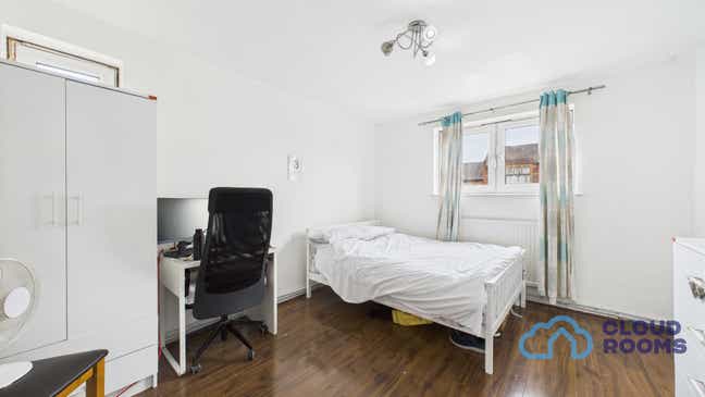 Two Rooms in Shared Flat – E12 🏠 Eastham Main Photo