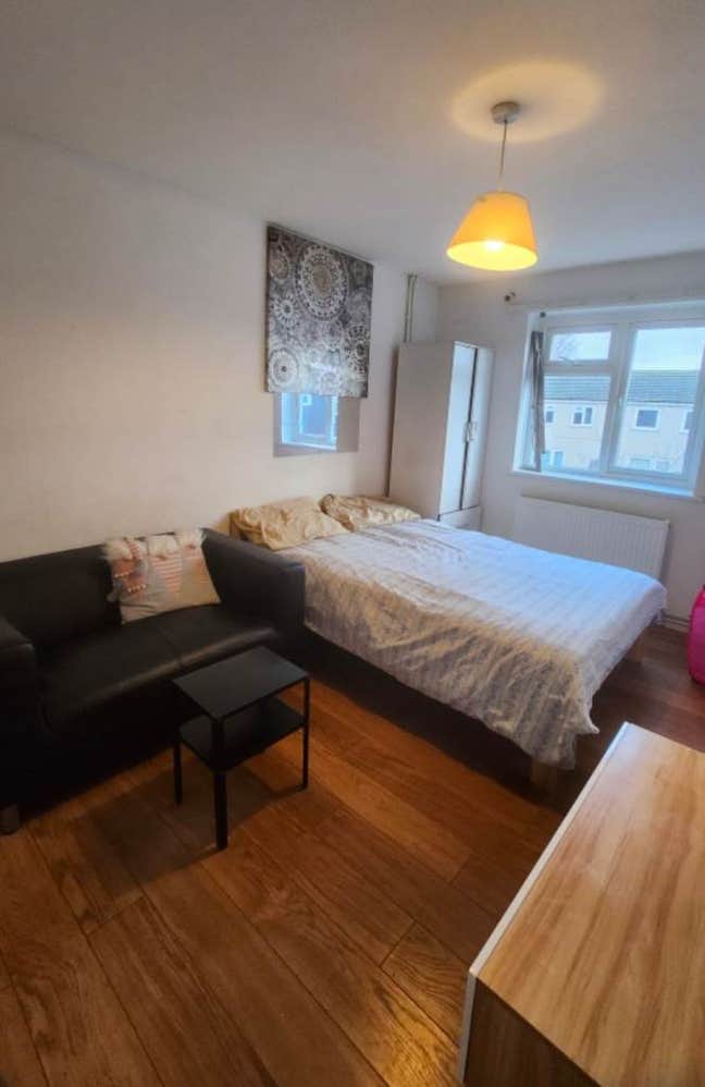 1-Double Room is available in DA14 6SQ Main Photo