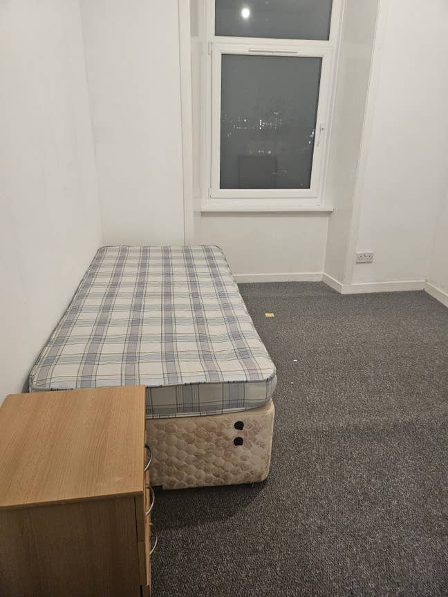 Room for Rent in G22 Main Photo