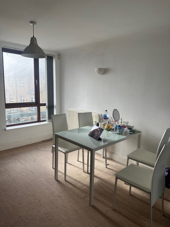 Spacious en-suite room in canary wharf Main Photo