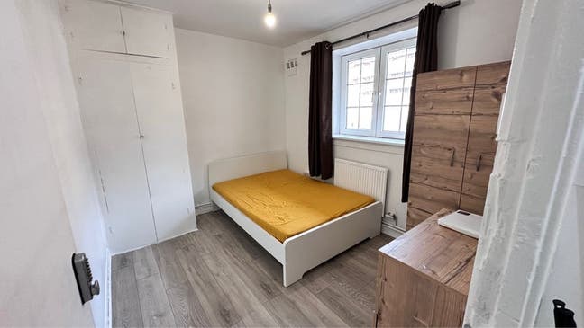 Lovely Double Room Available in Bethnal Green Main Photo