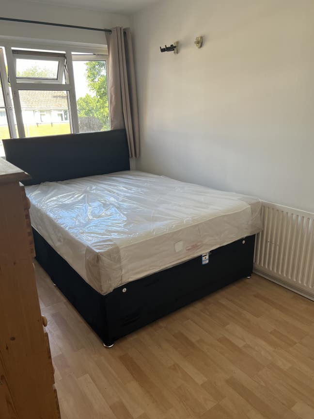 Bracknell Double Room. Main Photo