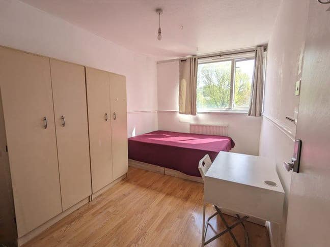 2 weeks deposit+2 weeks RNT+Double RM@ wapping Main Photo