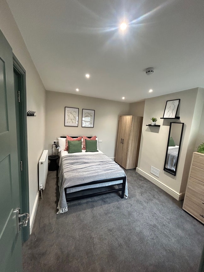 Massive double en-suite - No deposit required 🏡 Main Photo