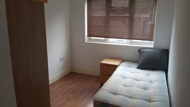 Single Rooom NW4 All Bills inc Ref: Wwga Main Photo