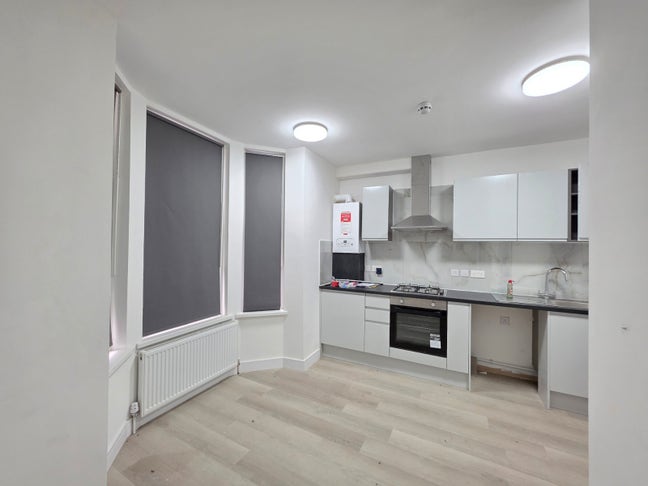 3 New Studio Flats/ Cricklewood/ Bills Included Main Photo