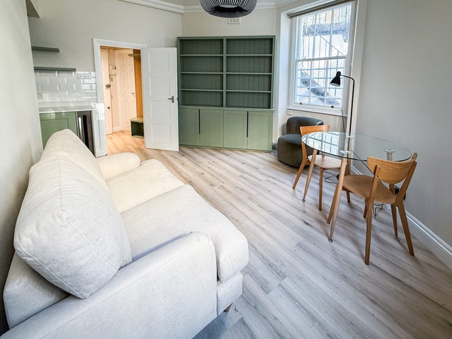 Newly Refurbished 1 Bedroom Flat in SW1V Area Main Photo