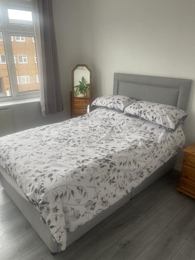 Lovely room near to the beach  Main Photo