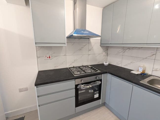 Spacious Property To Let in Southgate N14 Main Photo