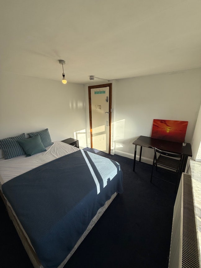 Cheap Room Close to Kilburn Available Now Main Photo