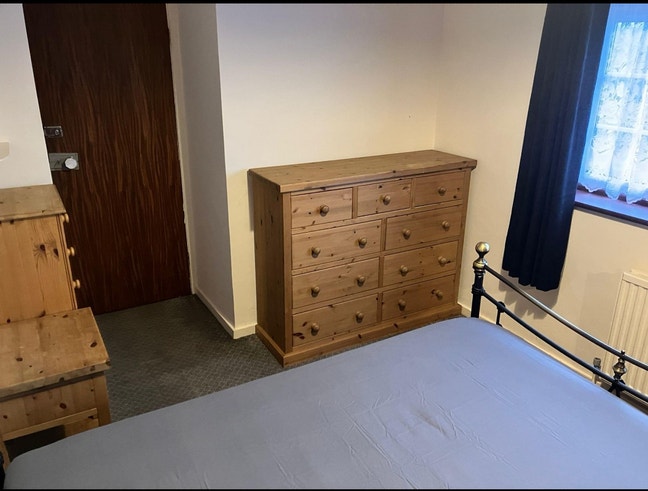 Double room to rent in shared house in Bedfont nea Main Photo